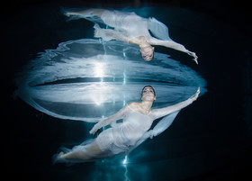 Angélique - jeu de lumière Championnat de France photo piscine 2017 Médaille d'argent