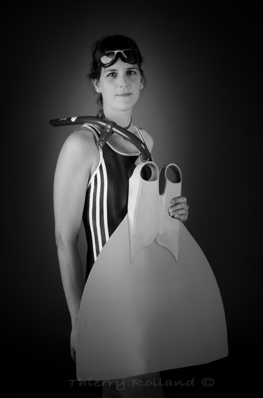 La femme et la plongée - Myriam - nage avec palme