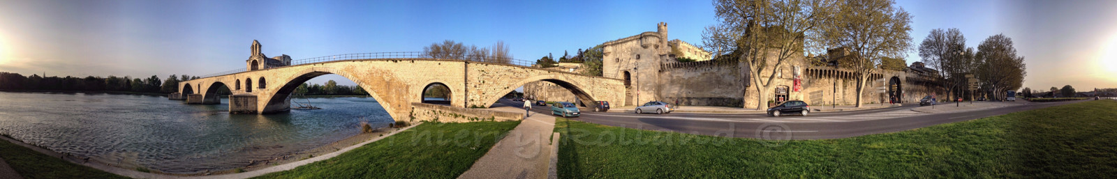 Le pont d'avignon, France